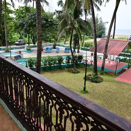 Swimsea Beach Resort, A Beach Property Panaji Bagian luar foto