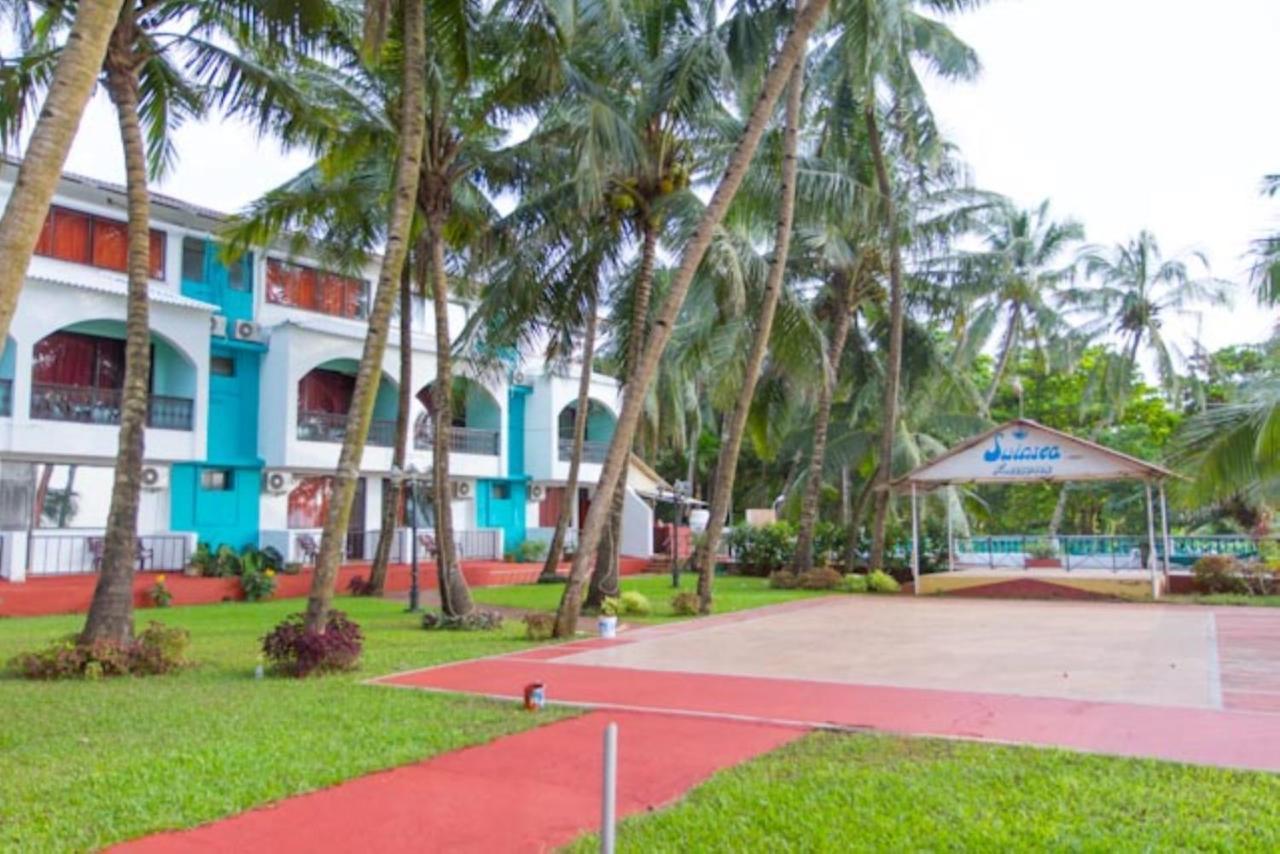 Swimsea Beach Resort, A Beach Property Panaji Bagian luar foto