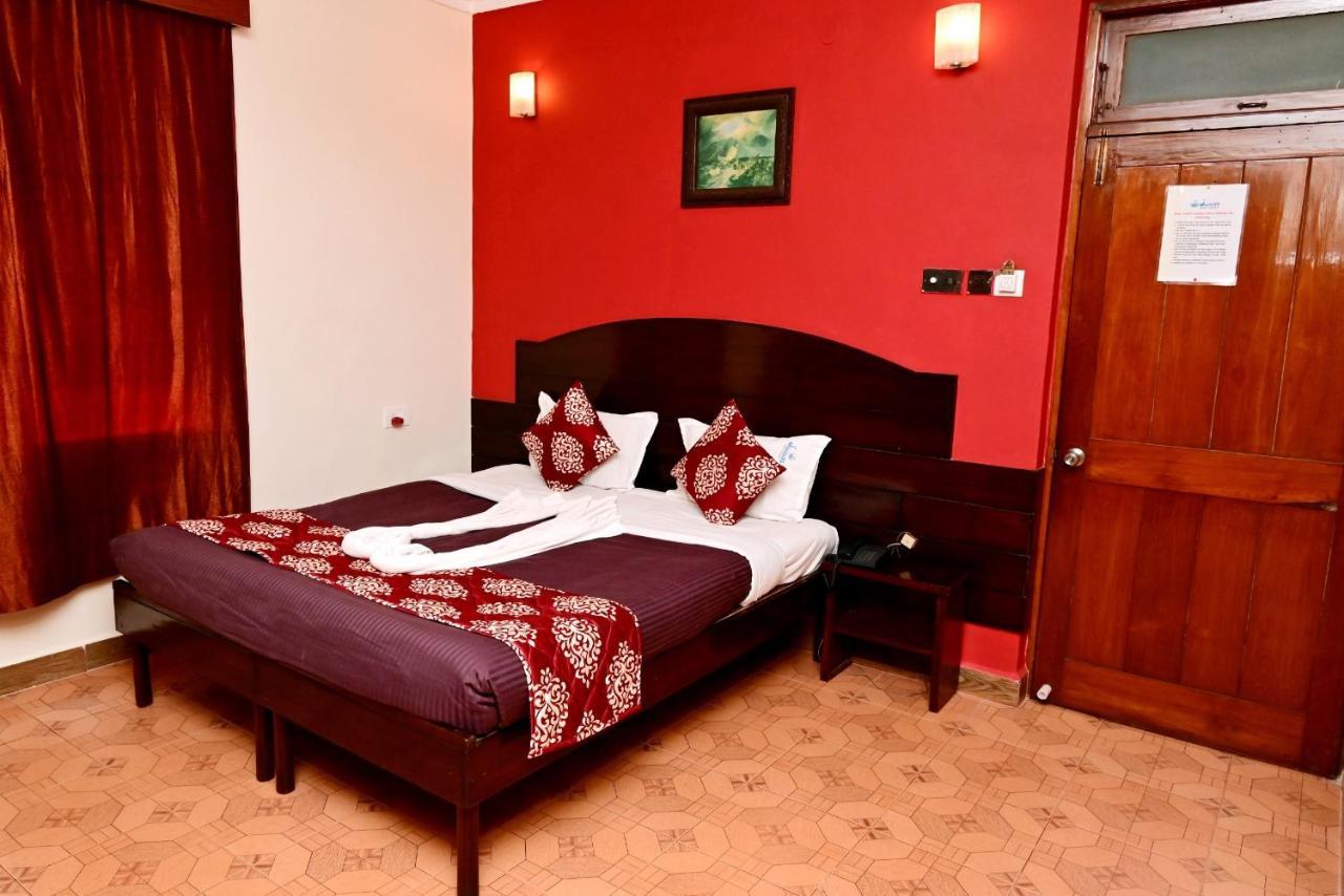 Swimsea Beach Resort, A Beach Property Panaji Bagian luar foto