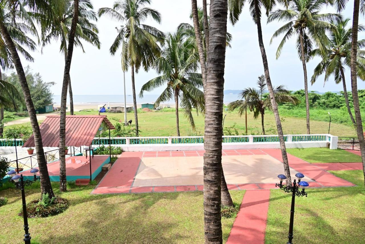 Swimsea Beach Resort, A Beach Property Panaji Bagian luar foto